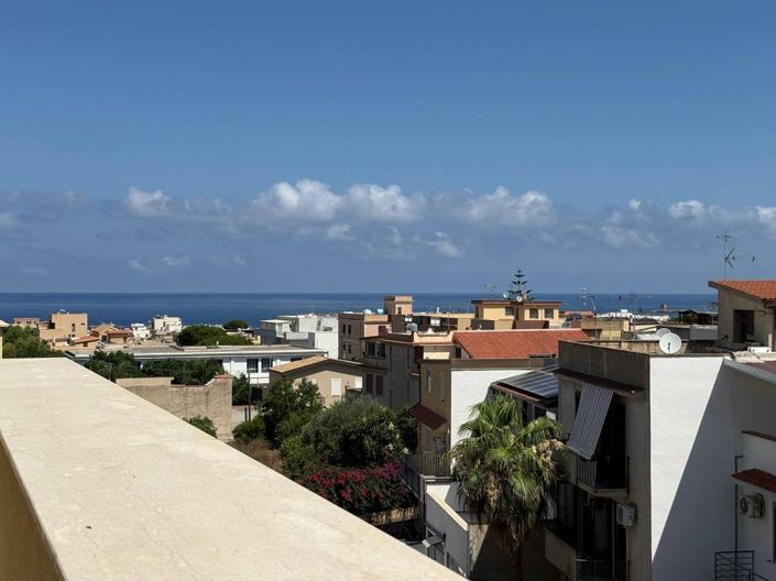 Image No.23-3 Bed Apartment for sale
