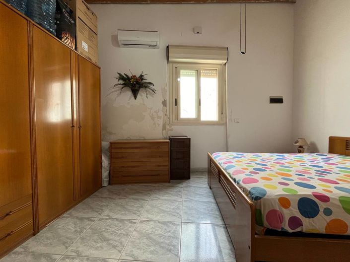 Image No.11-2 Bed House for sale