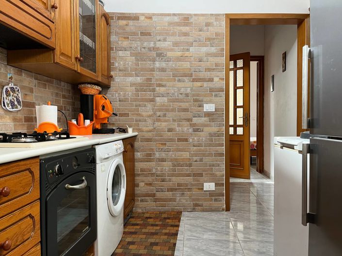 Image No.15-2 Bed House for sale