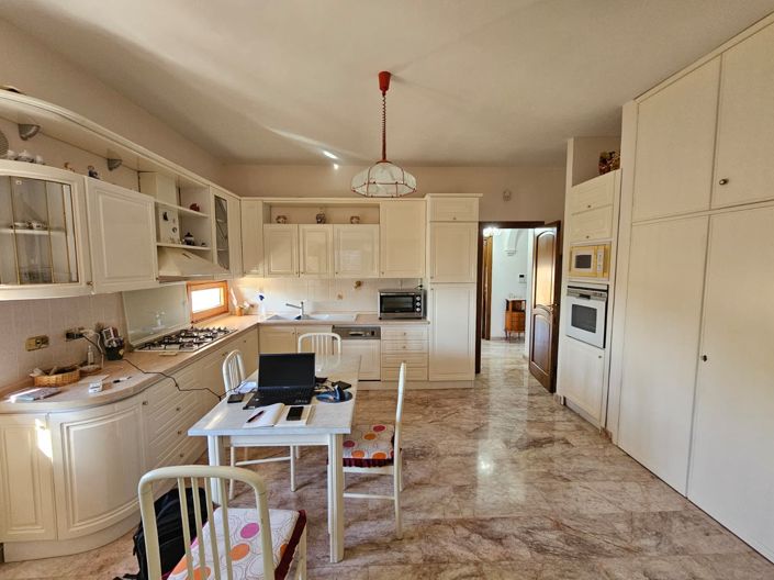 Image No.26-4 Bed Villa for sale