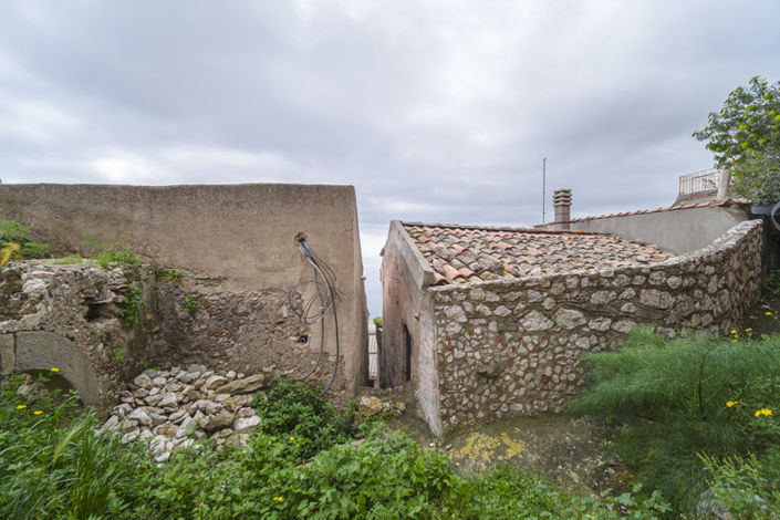 Image No.36-18 Bed House for sale