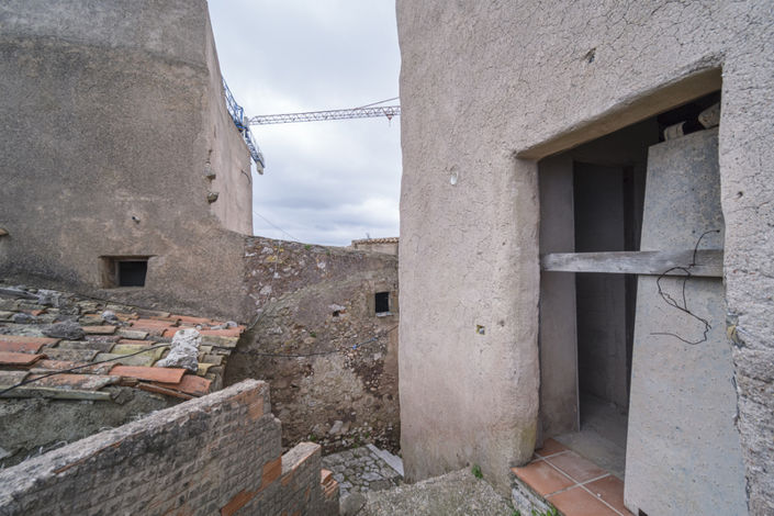 Image No.41-18 Bed House for sale