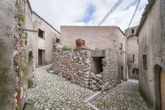 Image No.6-18 Bed House for sale