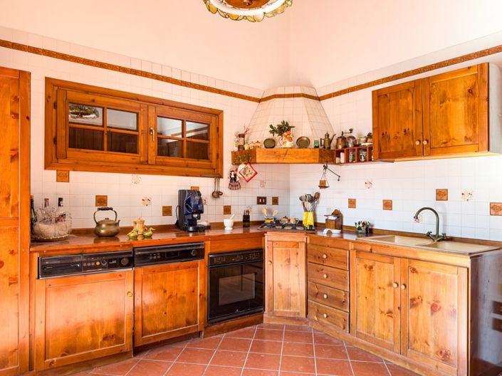 Image No.12-4 Bed Villa for sale