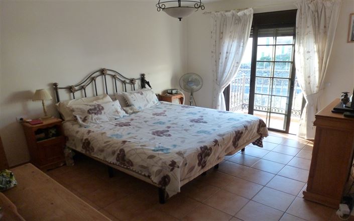 Image No.6-3 Bed Townhouse for sale