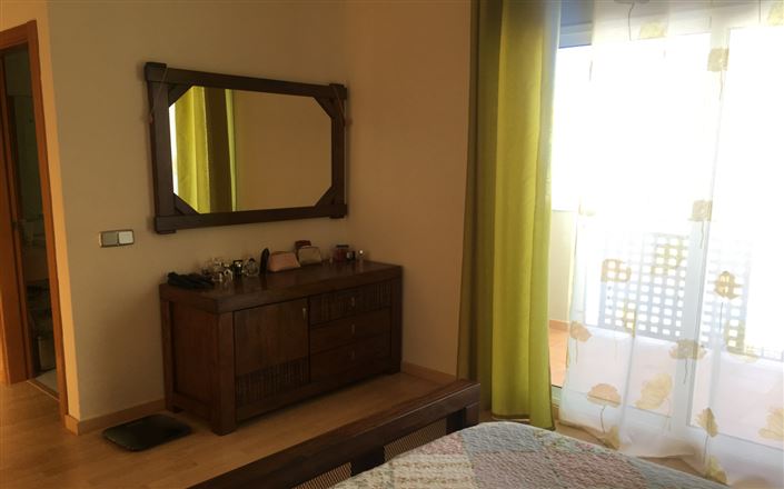 Image No.11-4 Bed Townhouse for sale