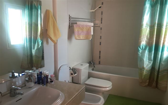 Image No.18-4 Bed Townhouse for sale