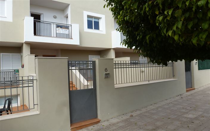 Image No.19-4 Bed Townhouse for sale