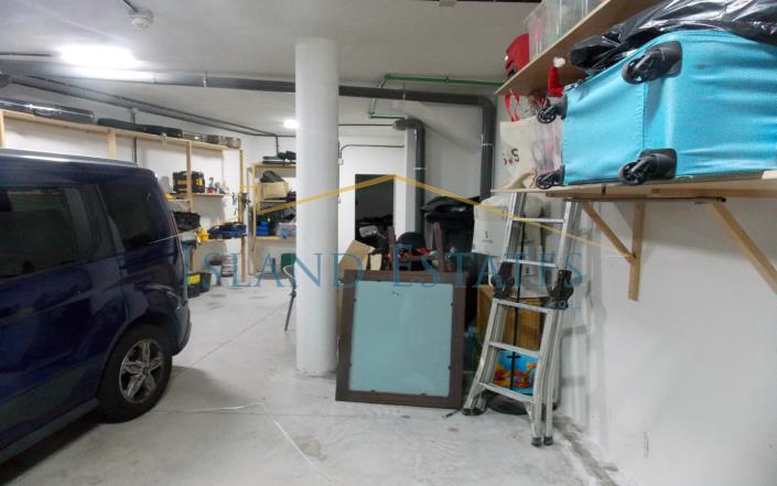 Image No.20-4 Bed Townhouse for sale