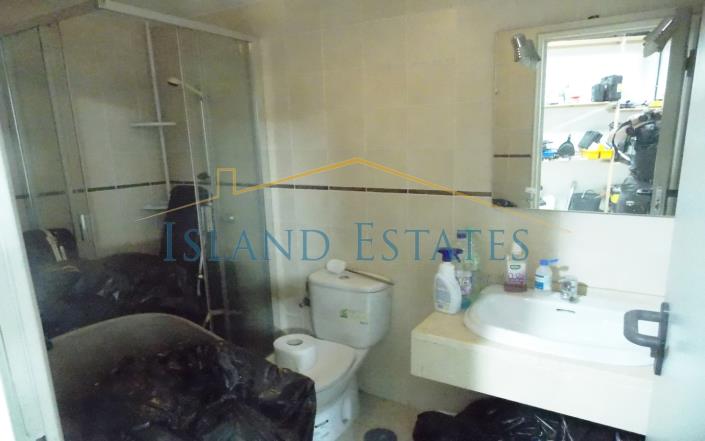 Image No.12-4 Bed Townhouse for sale