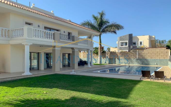 Image No.1-6 Bed Villa / Detached for sale