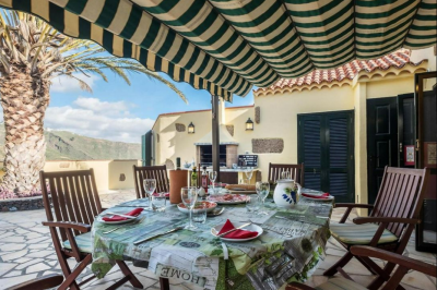 Dining-terrace