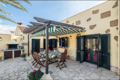 Outside-Dining