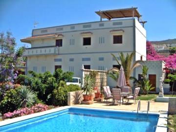 Outside-Pool-View