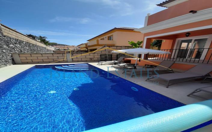 Image No.2-Villa de 4 chambres à vendre à El Madronal