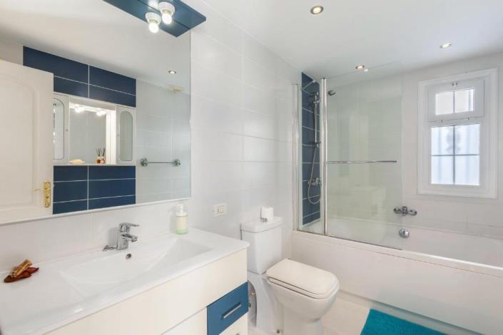 Image No.19-Villa / Détaché de 10 chambres à vendre à Adeje