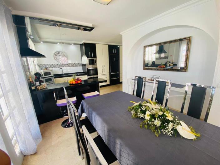 Image No.8-Villa / Détaché de 10 chambres à vendre à Adeje