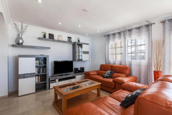 Image No.4-Villa / Détaché de 10 chambres à vendre à Adeje