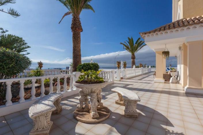 Image No.2-Villa / Détaché de 10 chambres à vendre à Adeje