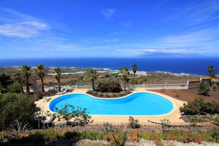 Image No.2-Villa / Détaché de 6 chambres à vendre à Chio