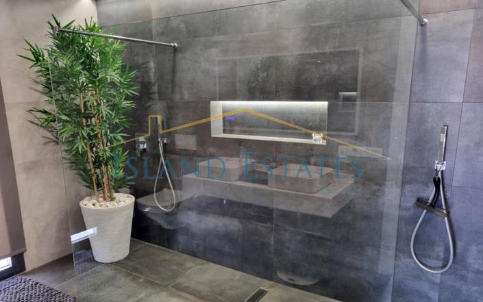 Image No.12-3 Bed Villa for sale