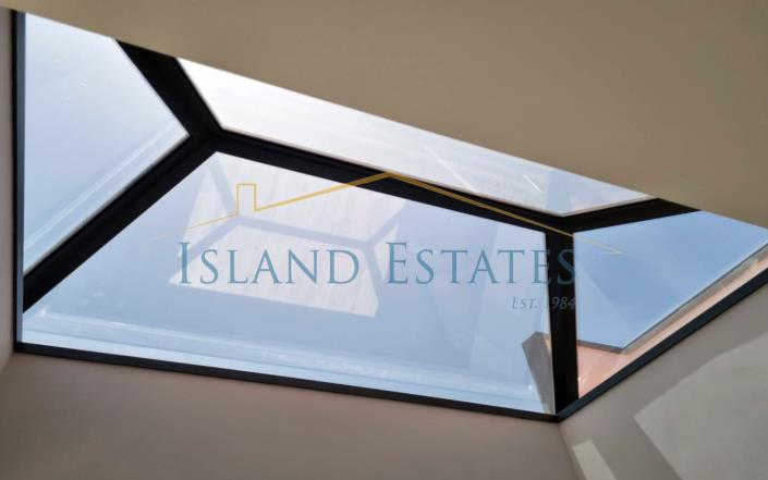 Image No.8-3 Bed Villa for sale