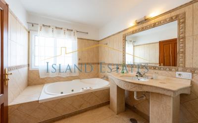 Bathroom1