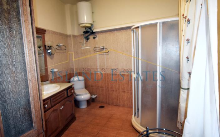 Image No.20-5 Bed Townhouse for sale