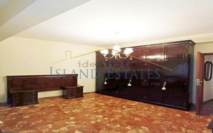 Image No.26-5 Bed Townhouse for sale