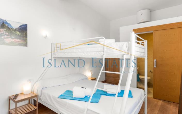 Image No.17-12 Bed Townhouse for sale