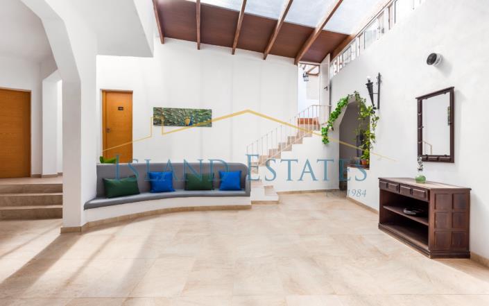 Image No.5-12 Bed Townhouse for sale