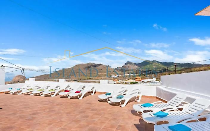 Image No.2-12 Bed Townhouse for sale