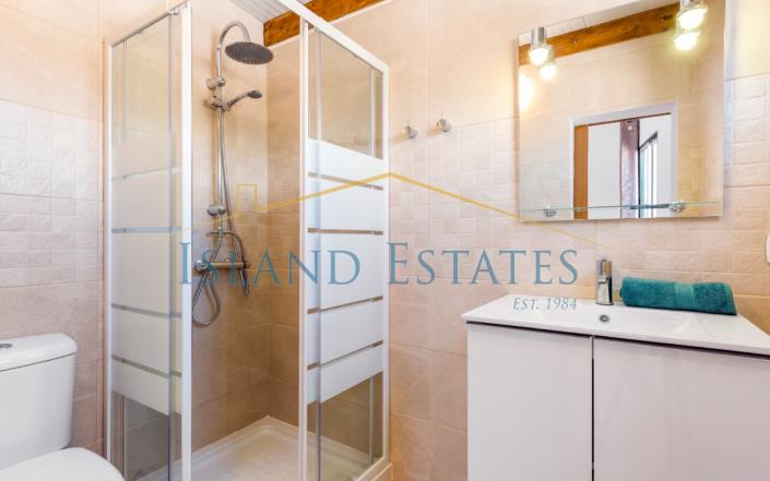 Image No.16-12 Bed Townhouse for sale