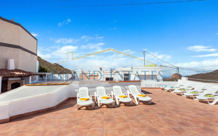 Image No.19-12 Bed Townhouse for sale