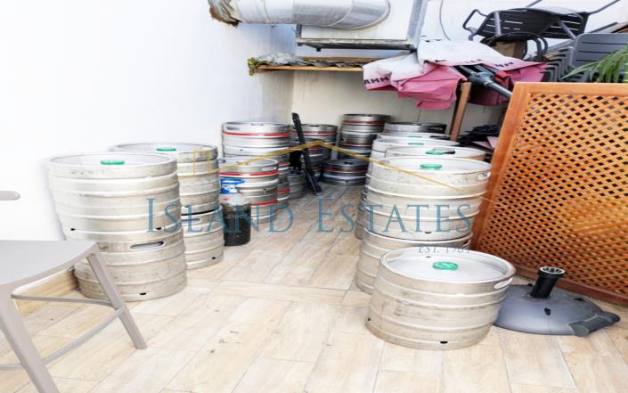 Image No.20-Bar for sale