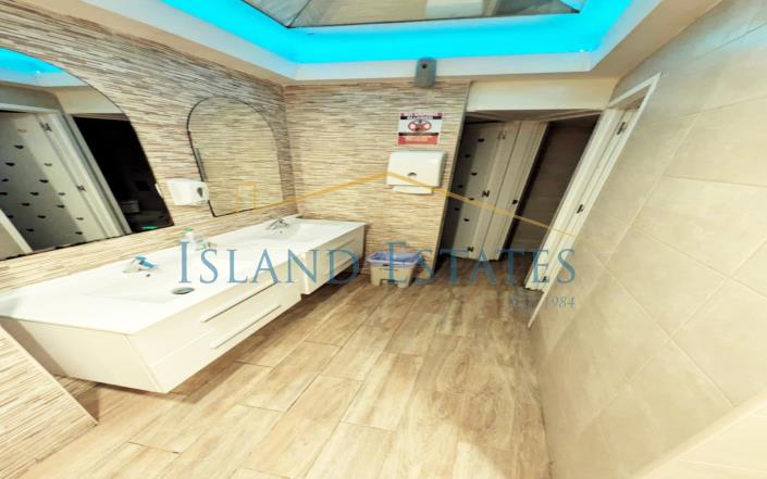 Image No.22-Bar for sale