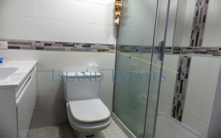 Image No.14-4 Bed Townhouse for sale