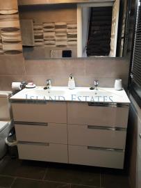 Bathroom2