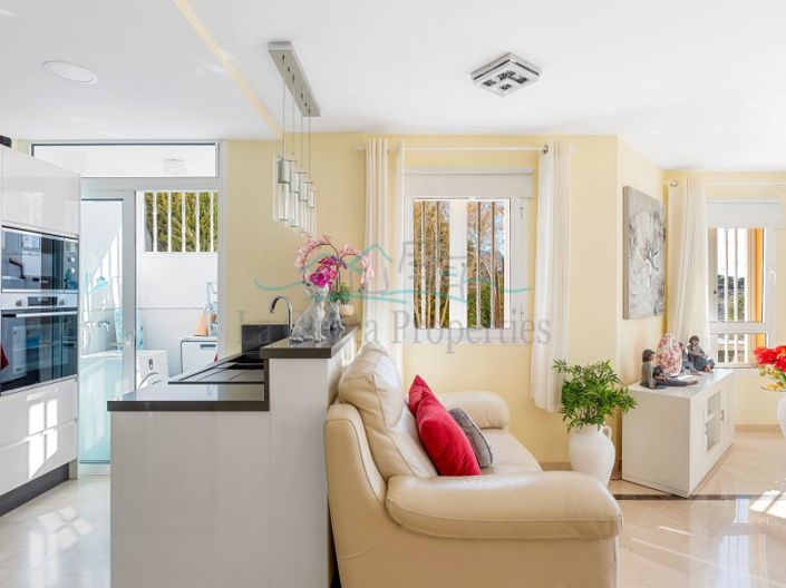 Image No.25-3 Bed Apartment for sale