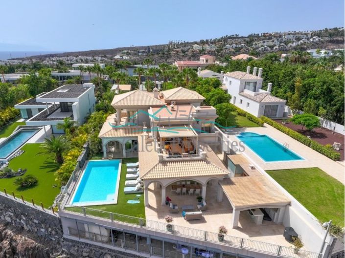 Image No.2-Villa de 6 chambres à vendre à Adeje