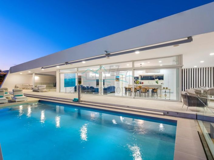 Image No.2-5 Bed Villa for sale