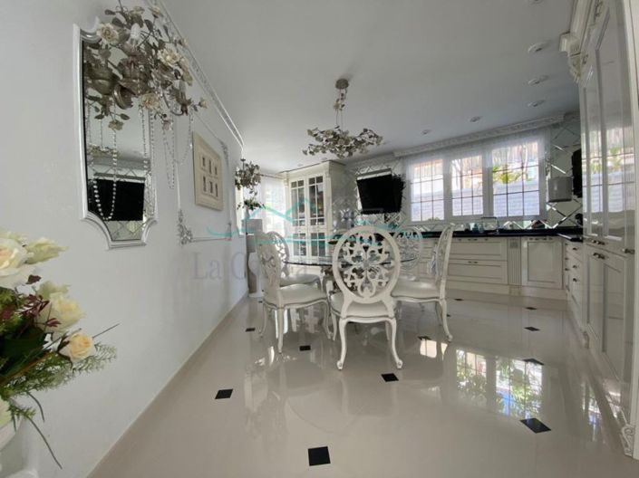 Image No.14-6 Bed Villa for sale