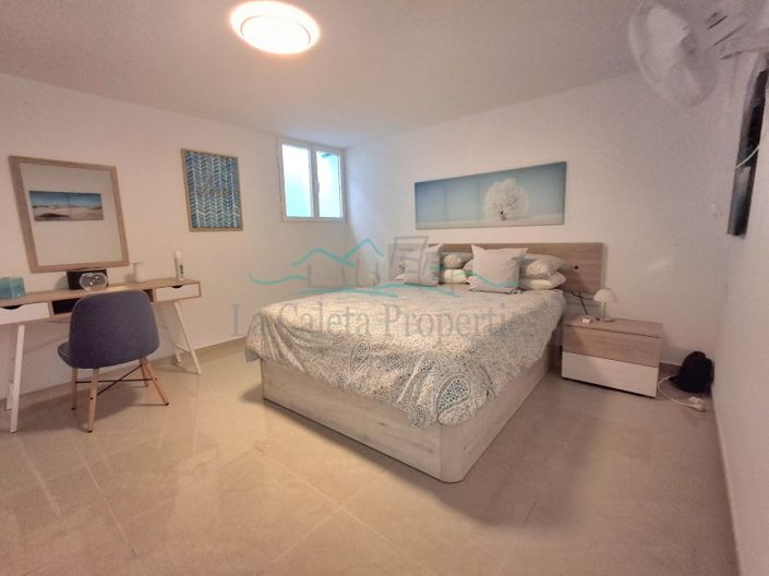 Image No.21-4 Bed House for sale