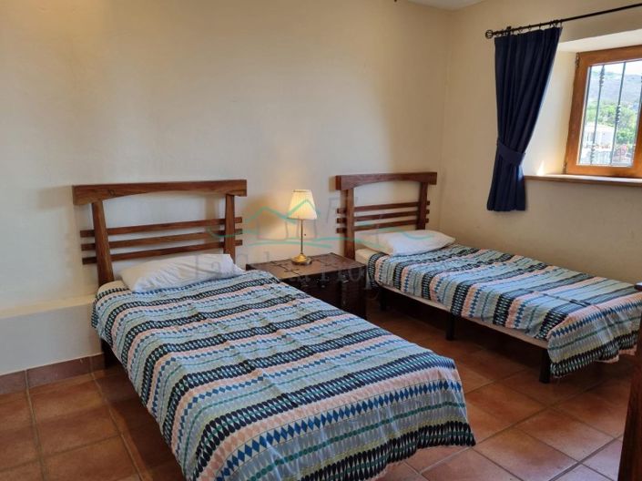 Image No.17-4 Bed Farmhouse for sale