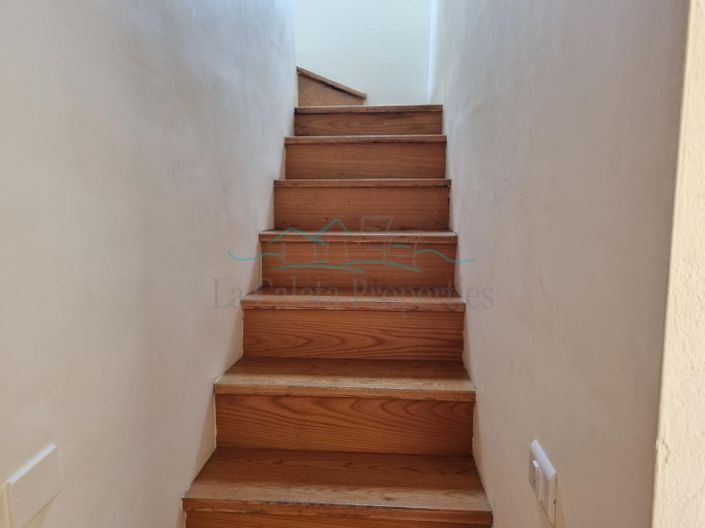 Image No.19-4 Bed Farmhouse for sale