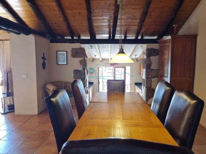 Image No.14-4 Bed Farmhouse for sale