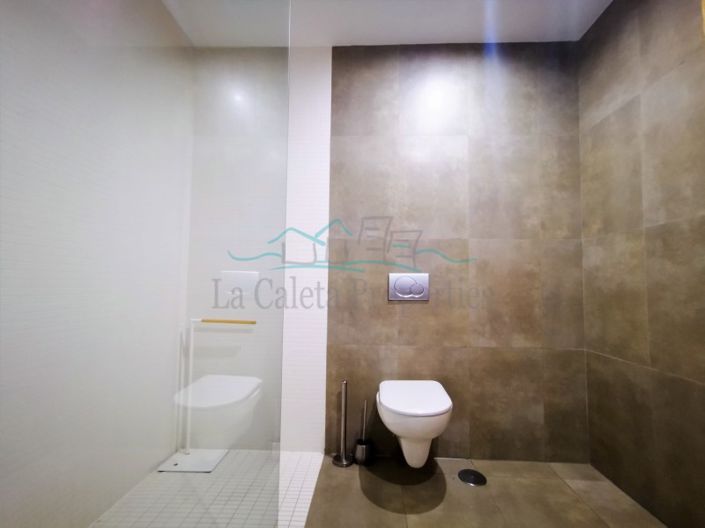 Image No.18-2 Bed Apartment for sale