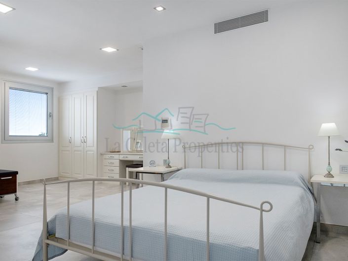 Image No.11-6 Bed Villa for sale