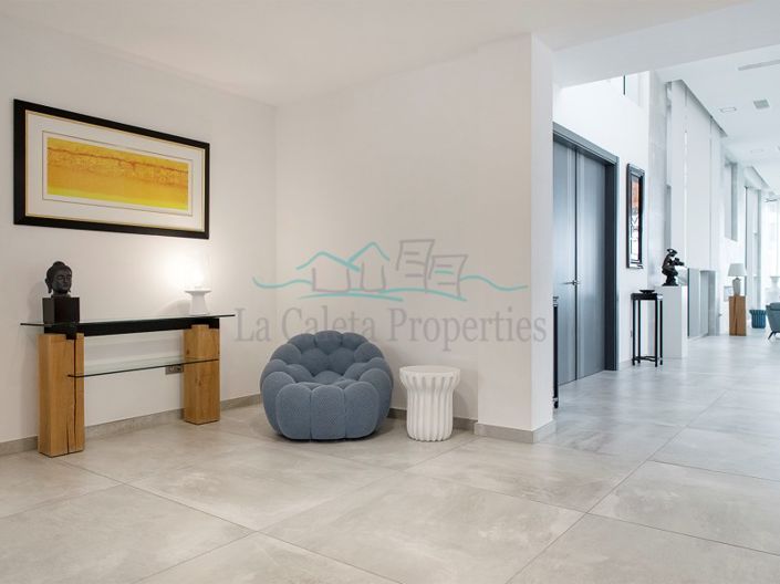 Image No.15-6 Bed Villa for sale