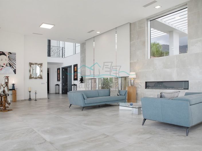 Image No.3-6 Bed Villa for sale